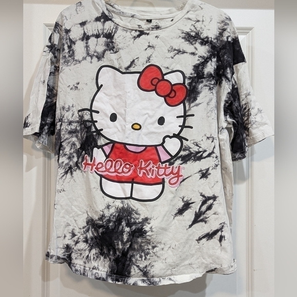 Women's Hello kitty T shirt, size small - Picture 2 of 3